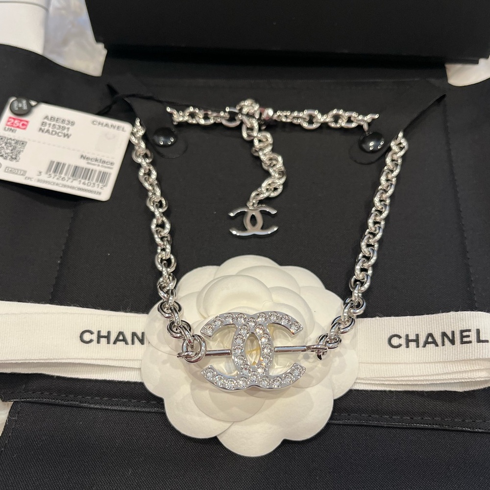 ❌SOLD❌ CHANEL 25C Silver & Crystal adjustable Choker Necklace - NEW with Tags - Picture 6 of 11
